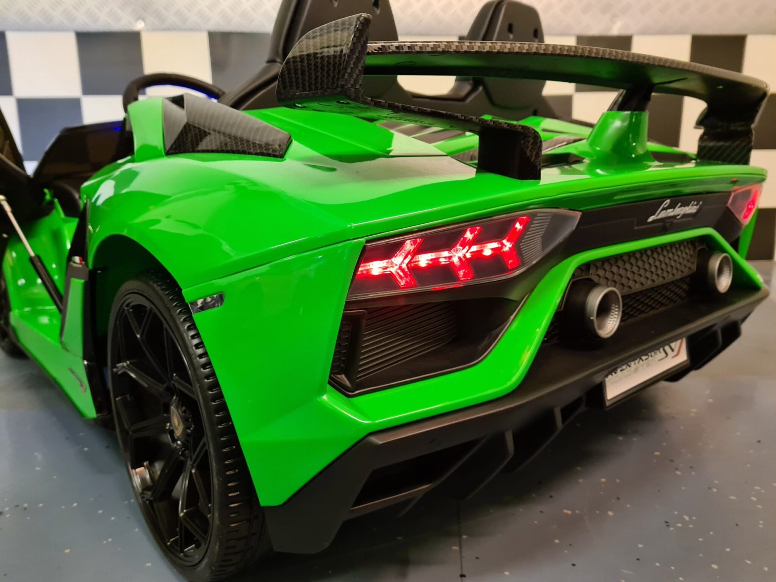 2-persoons-elektrische-auto-kind-Lamborghini