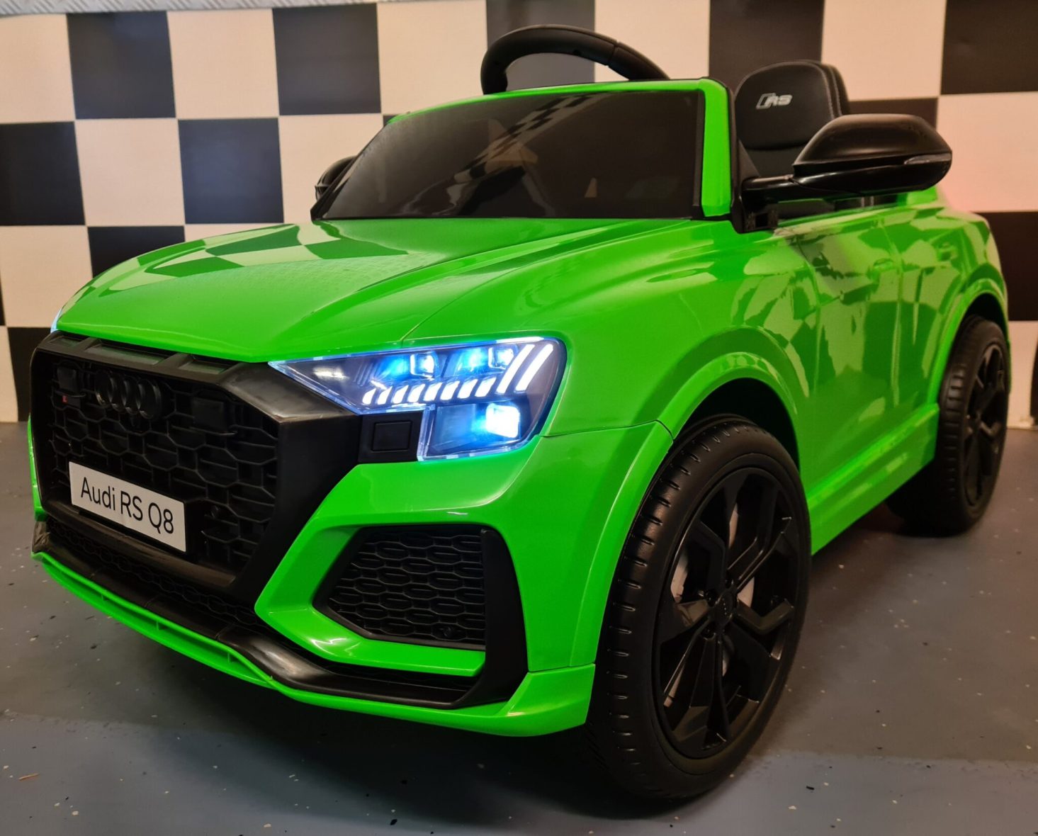 Audi-RS-Q8-speelgoed-auto