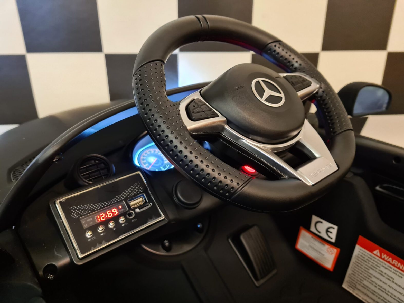 Elektrische-auto-kind-Mercedes-GTR-mat-zwart