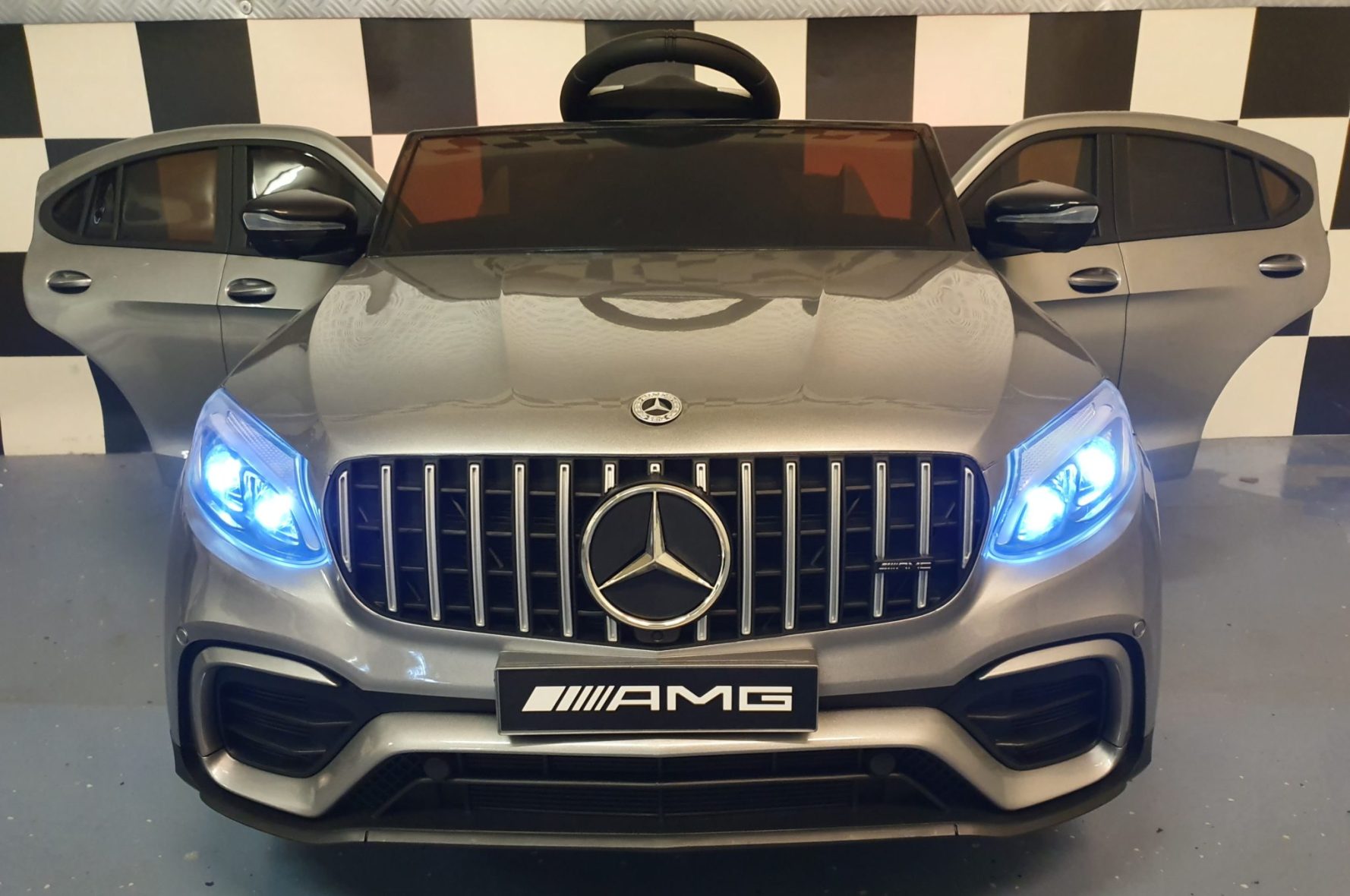 Elektrische-kinderauto-Mercedes-AMG-zilver