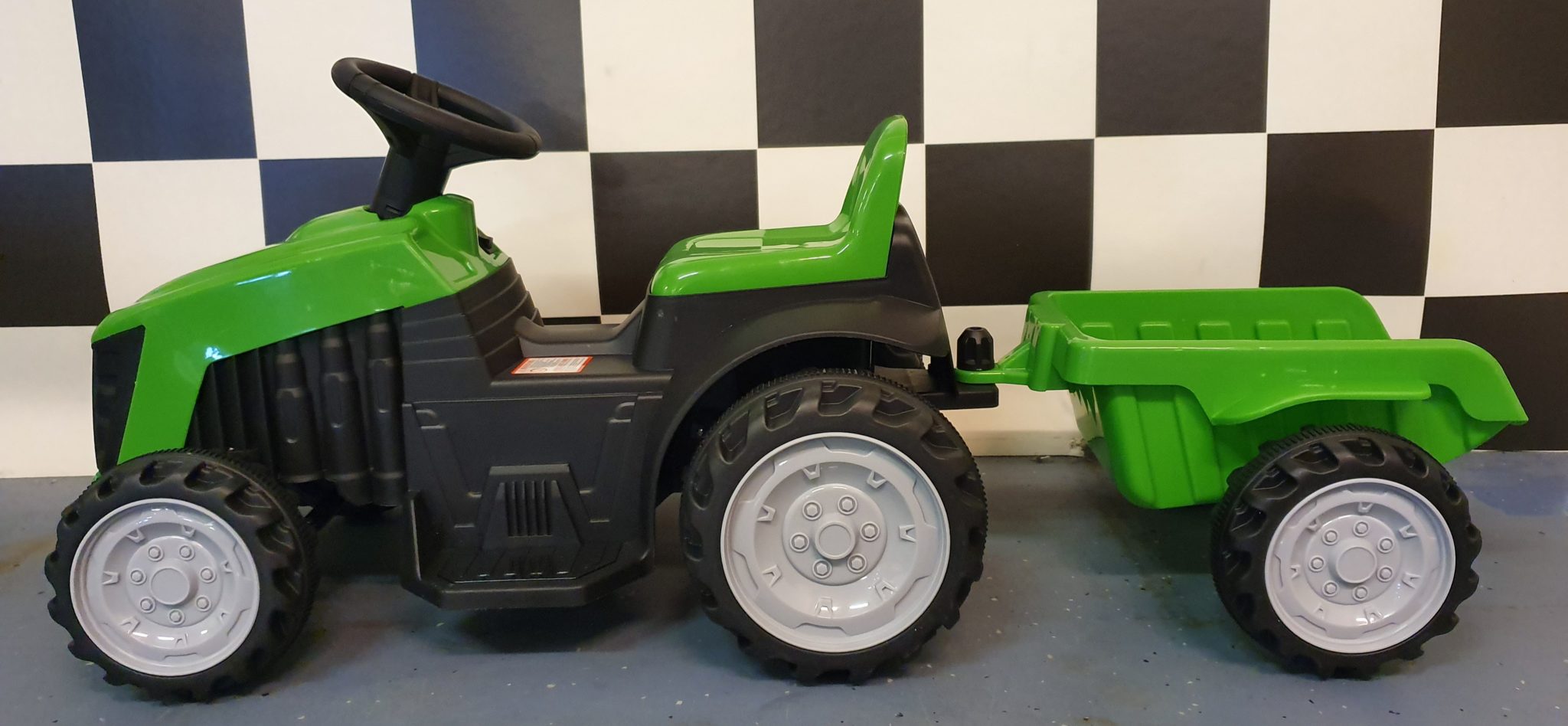 Elektrische-tractor-met-bak
