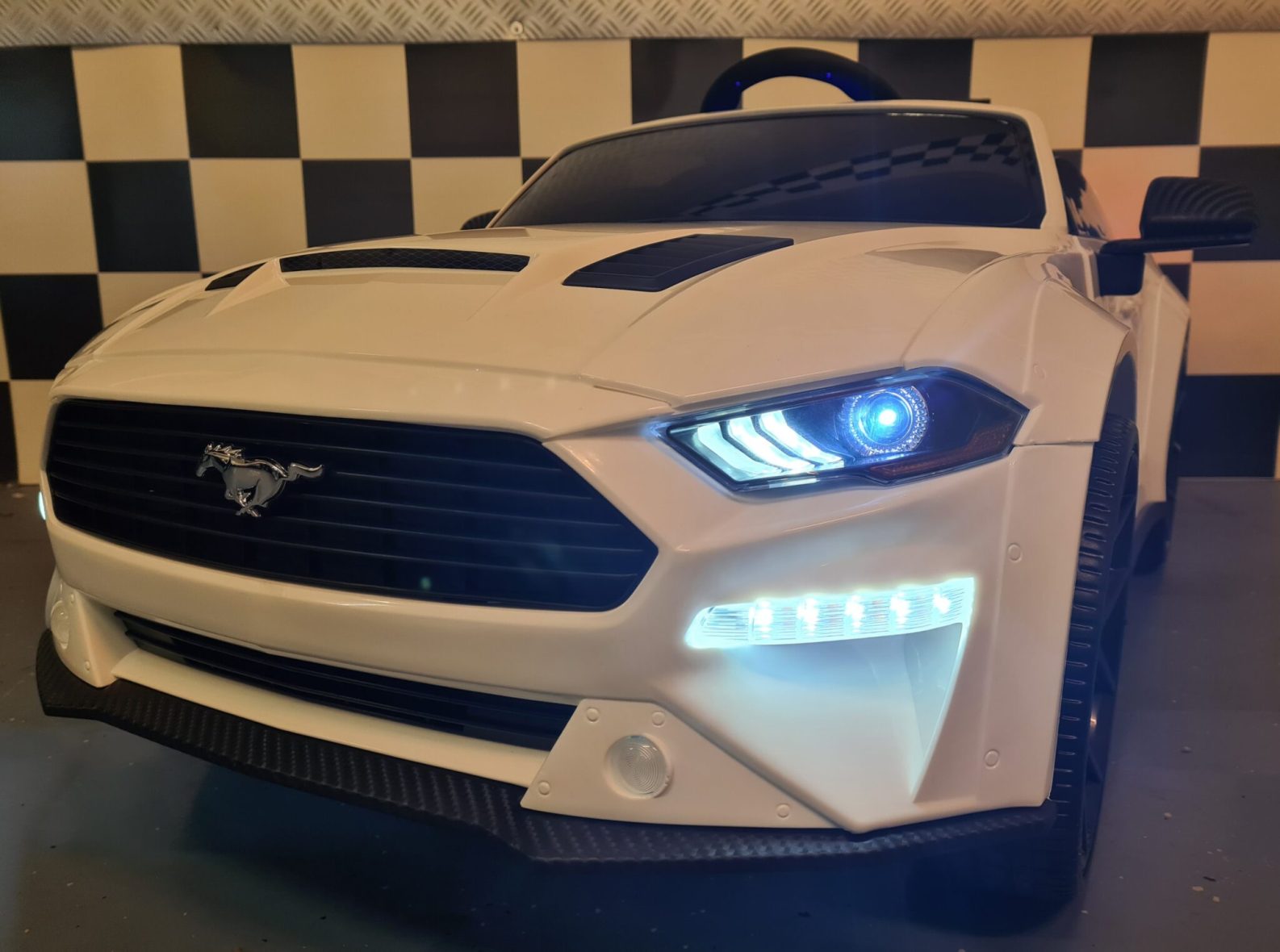Battery Child Car Ford Mustang with Remote Control 12 v White