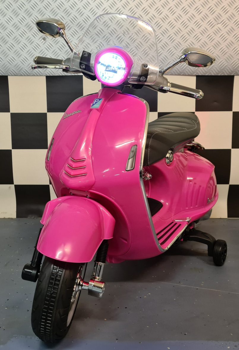 Vespa Children’s Battery Scooter Vespa 946 12 Volt Pink