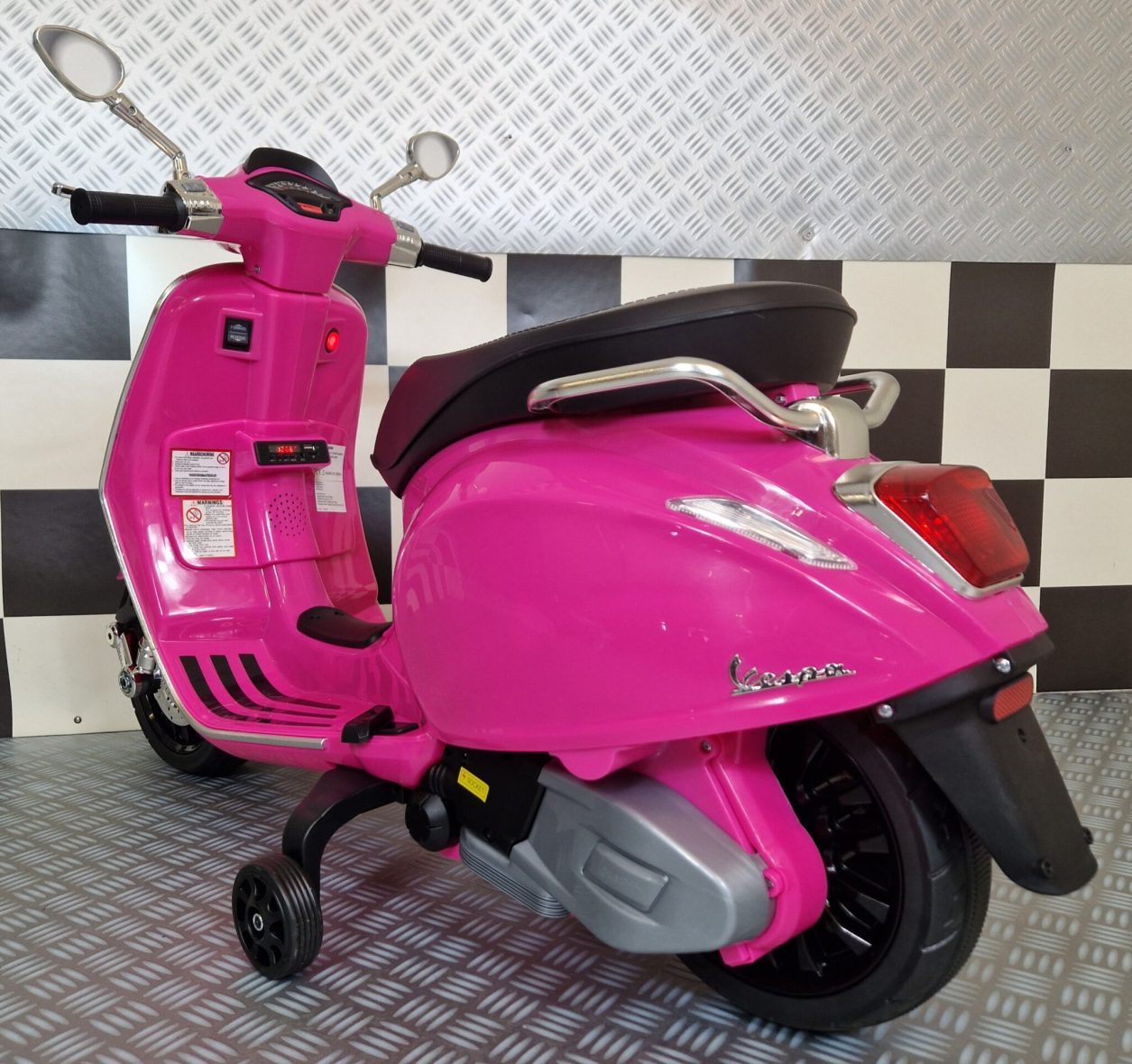Kinder-scooter-elektrische-Vespa