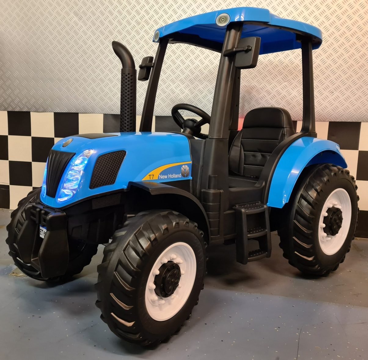 Kinder-tractor-New-Holland