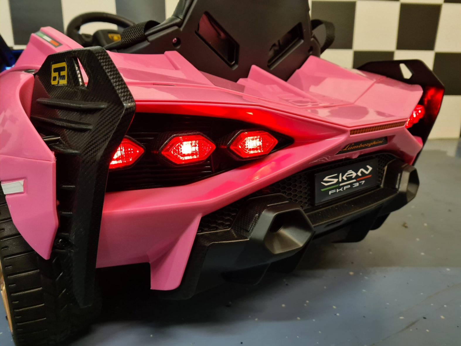 Lamborghini-Sian-roze-accu-kinderauto