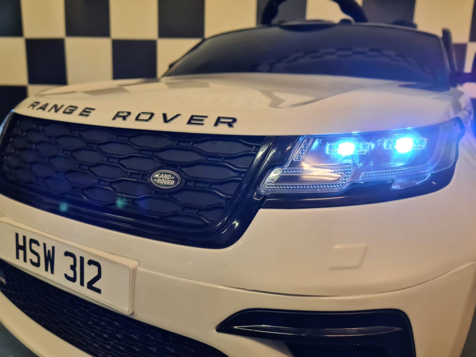 Range-Rover-Velar-accu-auto-kind