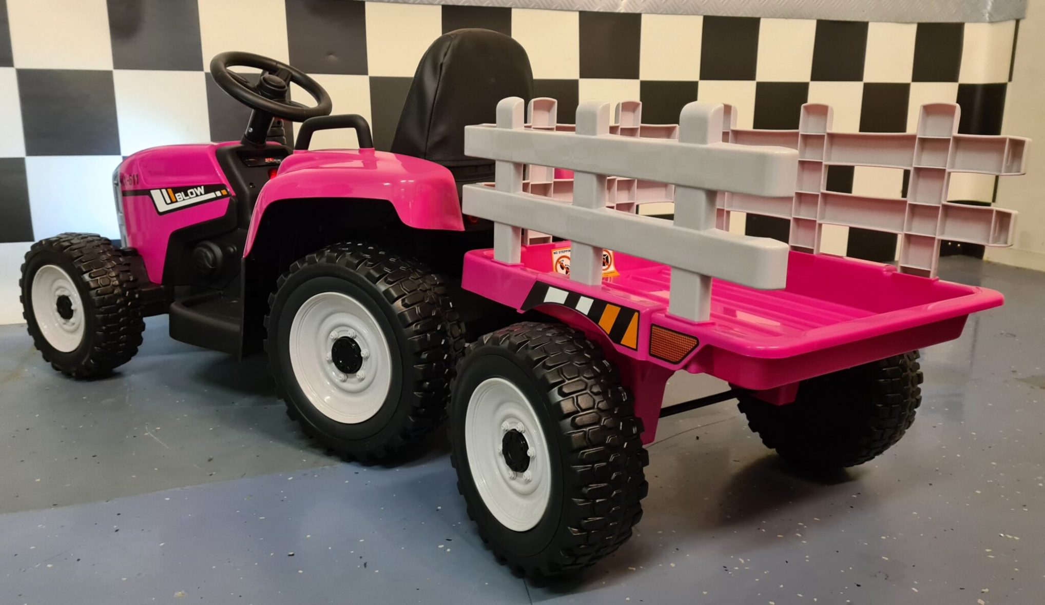 Speelgoed-tractor-roze