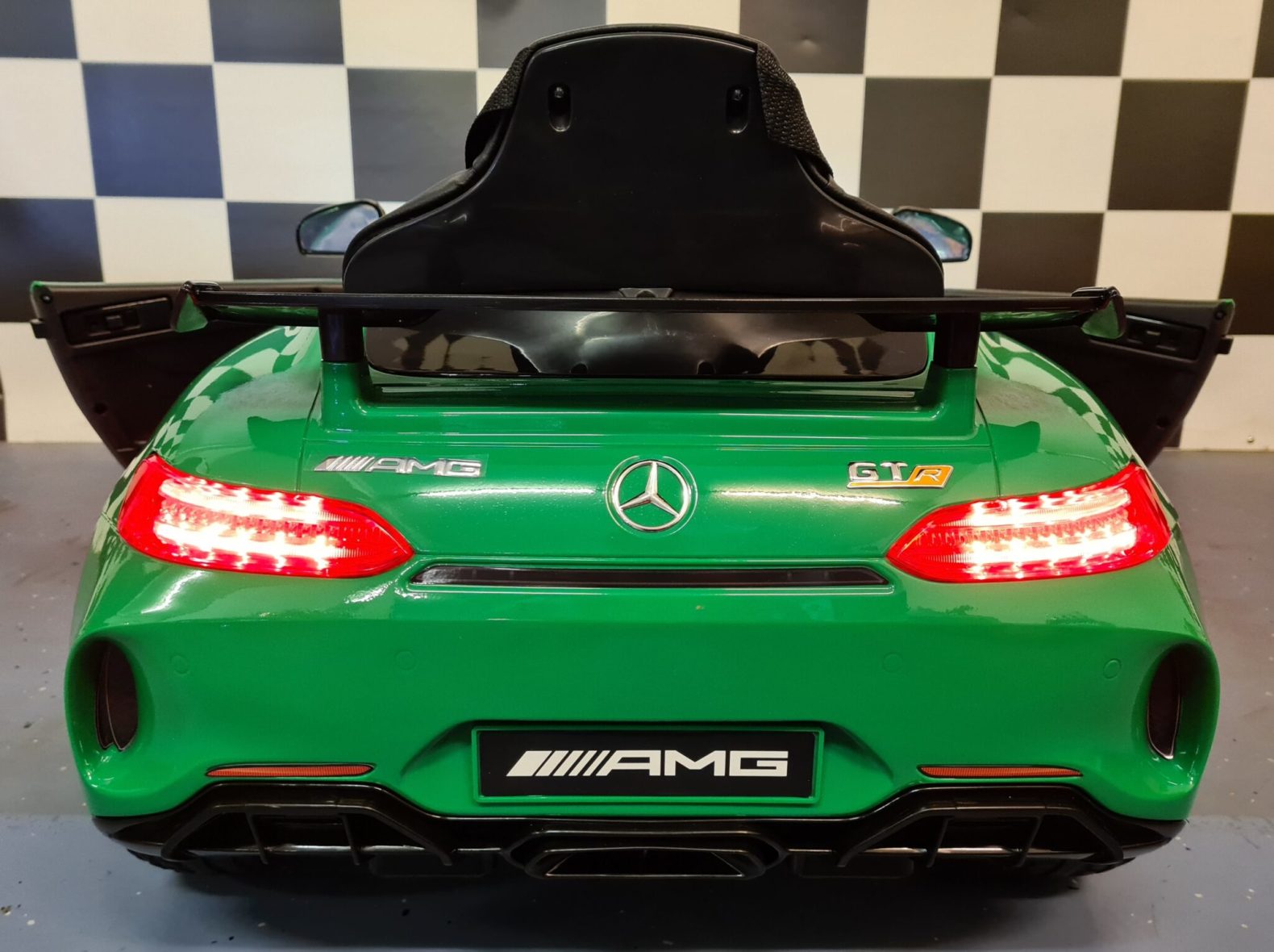Speelgoedauto-Mercedes-GTR-metallic-groen
