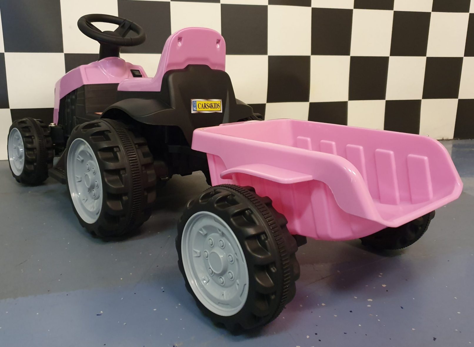 Tractor-voor-kinderen-roze