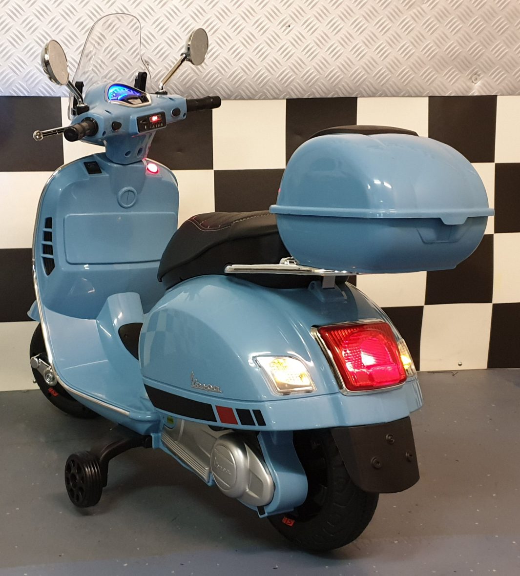 Vespa-kinderscooter-op-accu