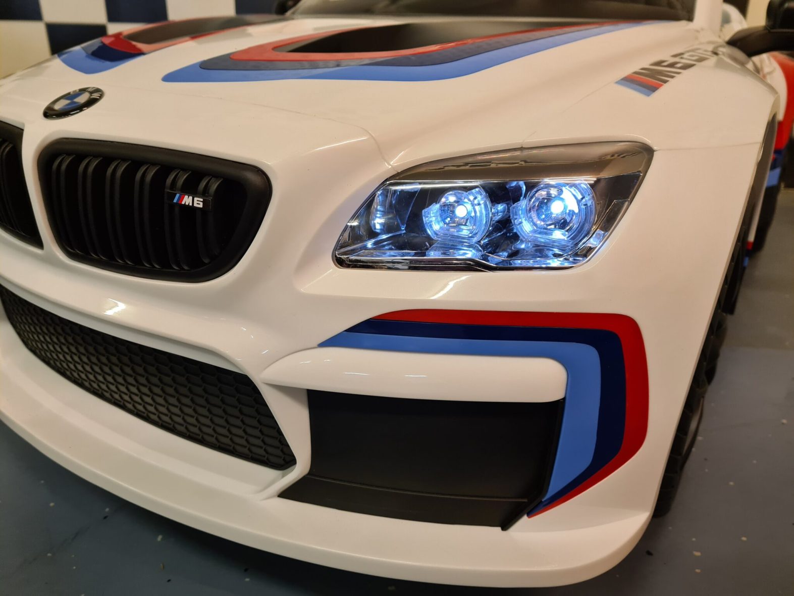 auto-kind-BMW-M6-GT3