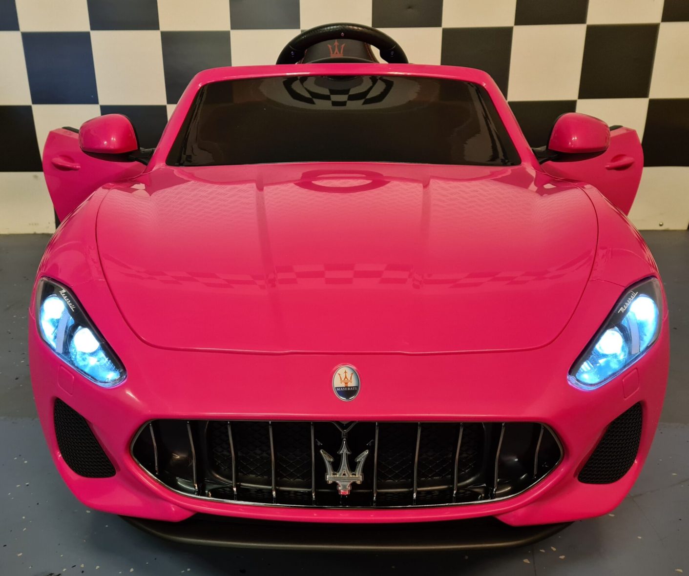 elektrische-kinderauto-Maserati-GL-roze