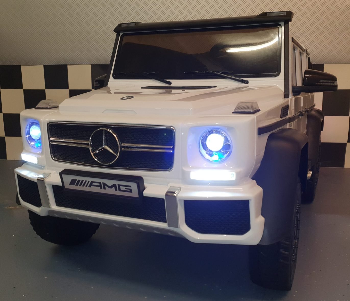Mercedes G63 6×6 Amg 2 Seater Children’s Car 12 v White