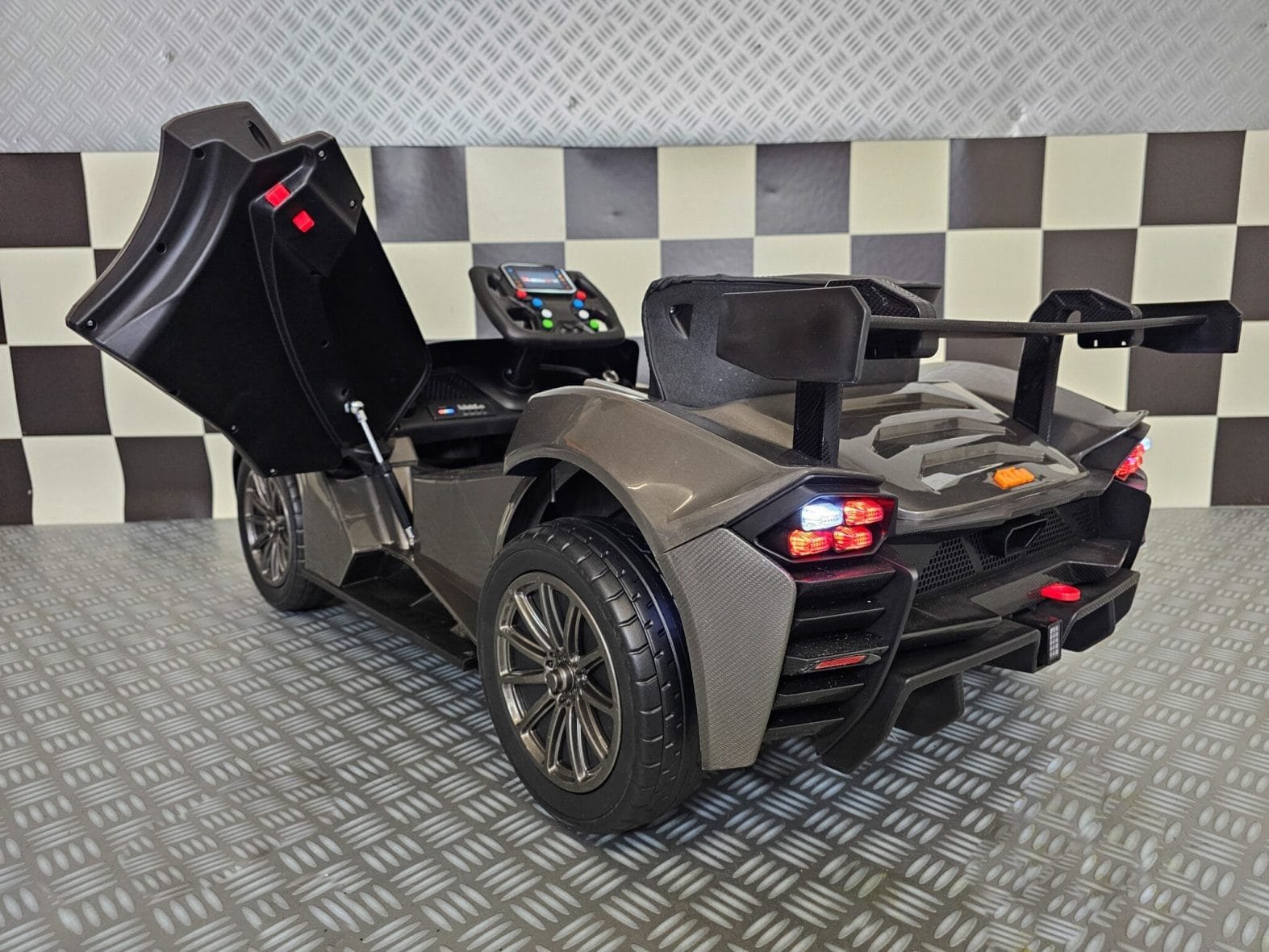 Elektrische-auto-kind-KTM-X-Bow-GT-XR