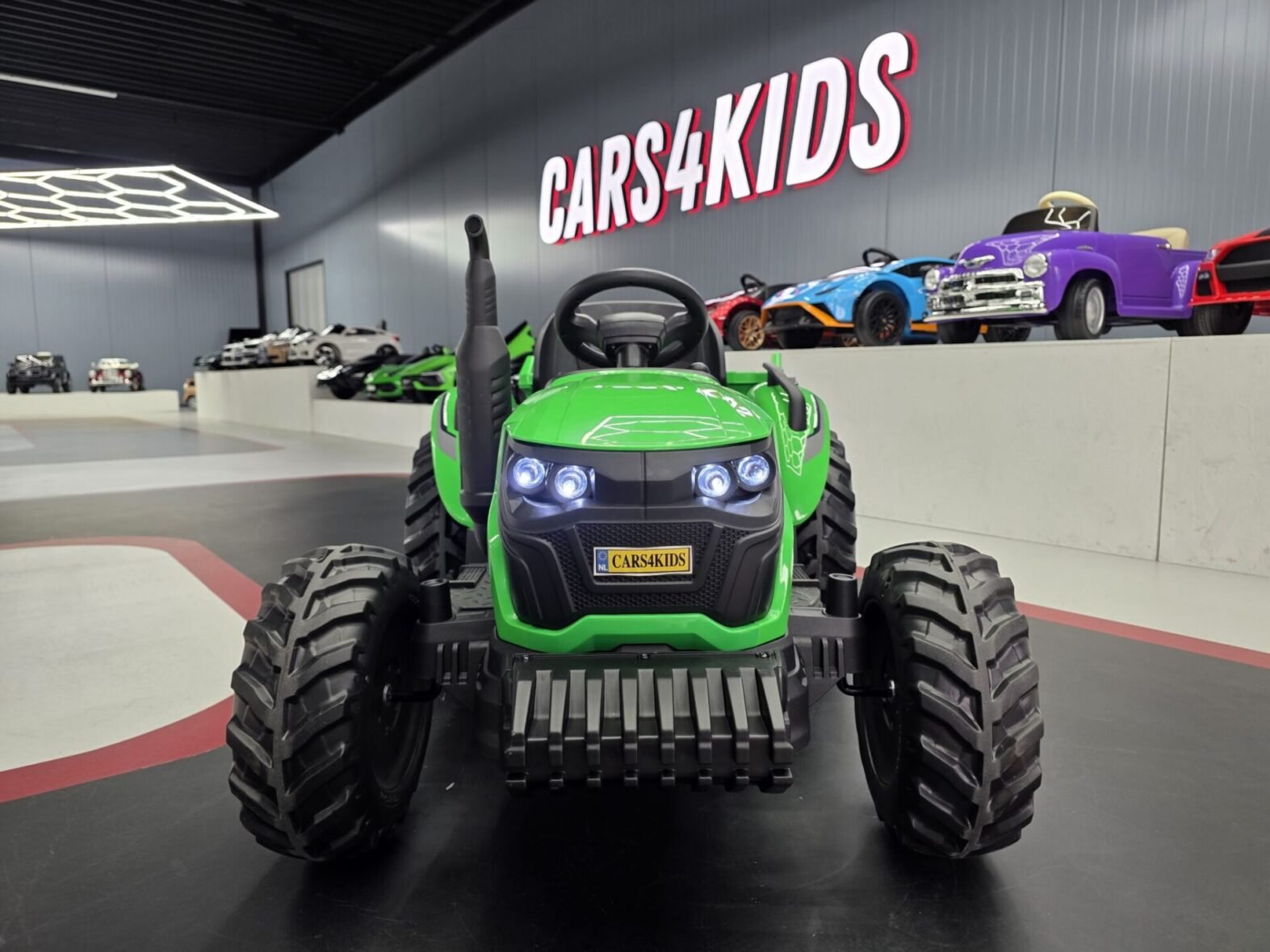 Children’s tractor 24 volt with trailer RC – Gallery Image