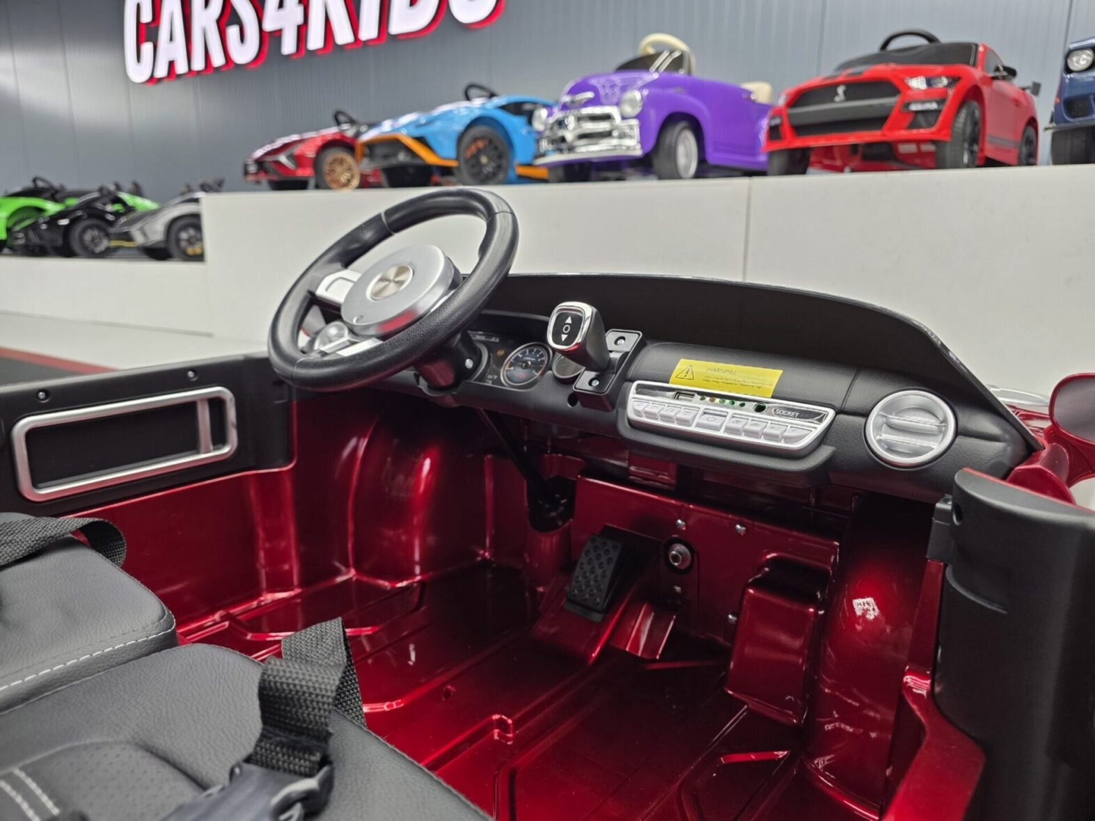 Ford GT 2-seater 24-volt children’s car – Gallery Image