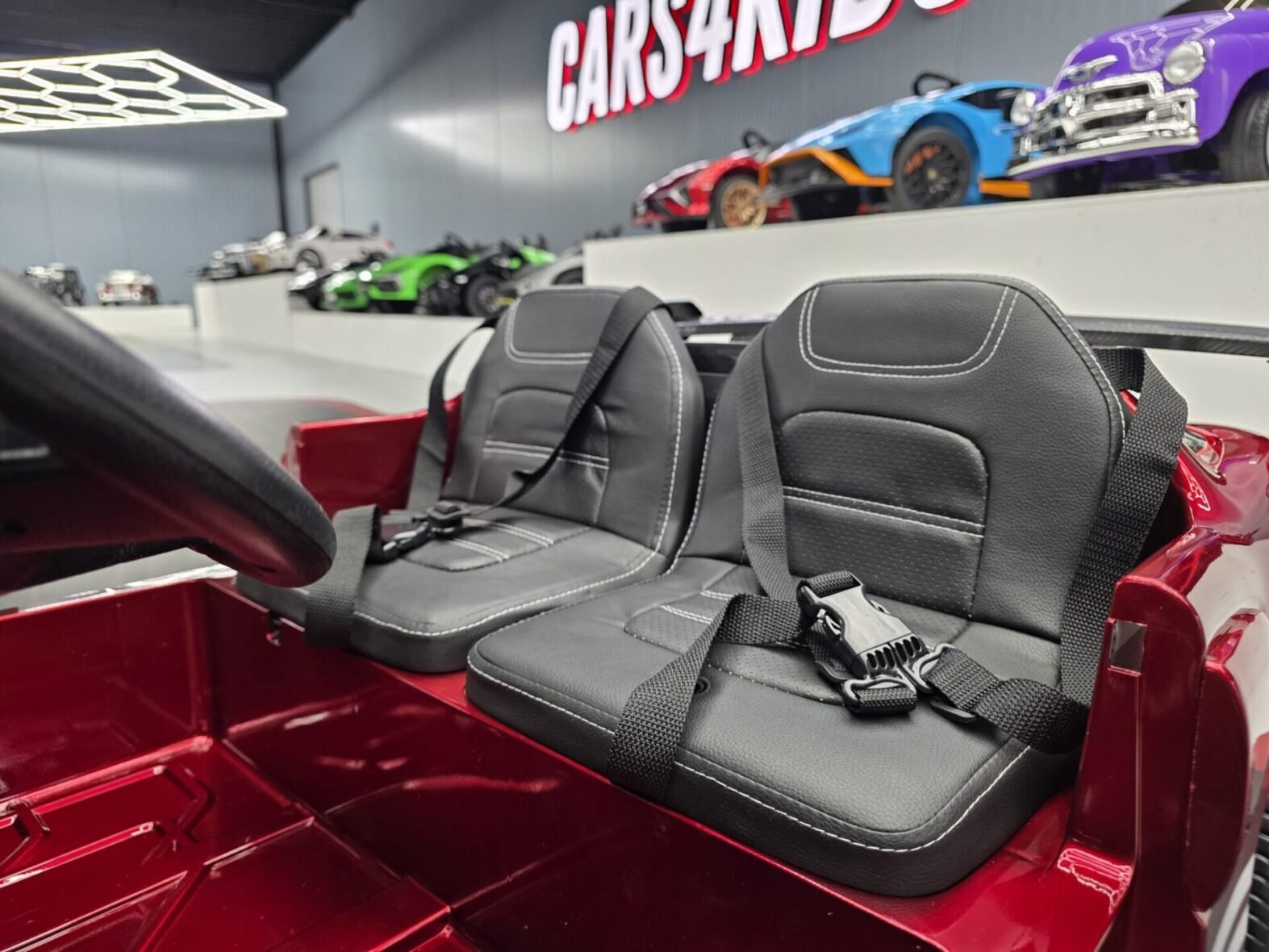 Ford GT 2-seater 24-volt children’s car – Gallery Image