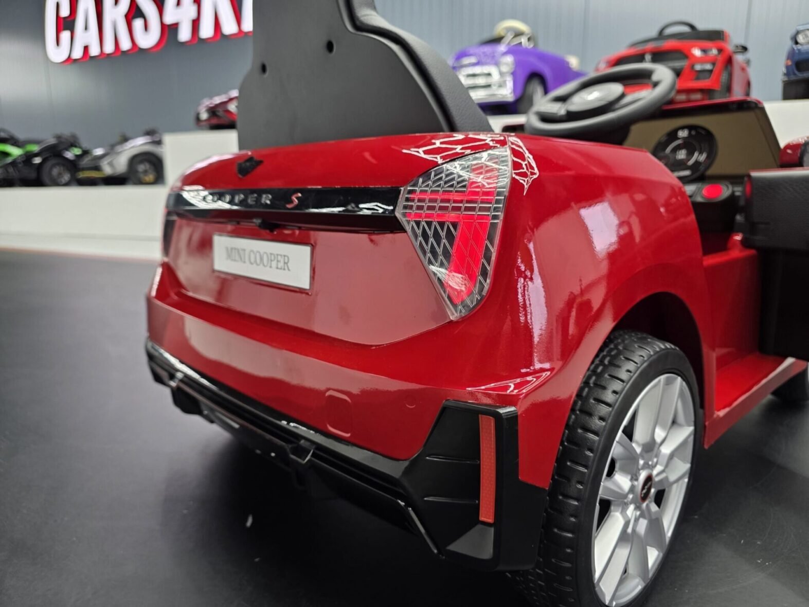 Children’s car Mini Cooper S 12 volt metallic red – Gallery Image