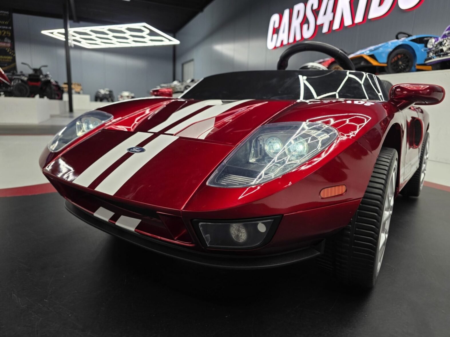 Ford GT 2-seater 24-volt children’s car – Gallery Image