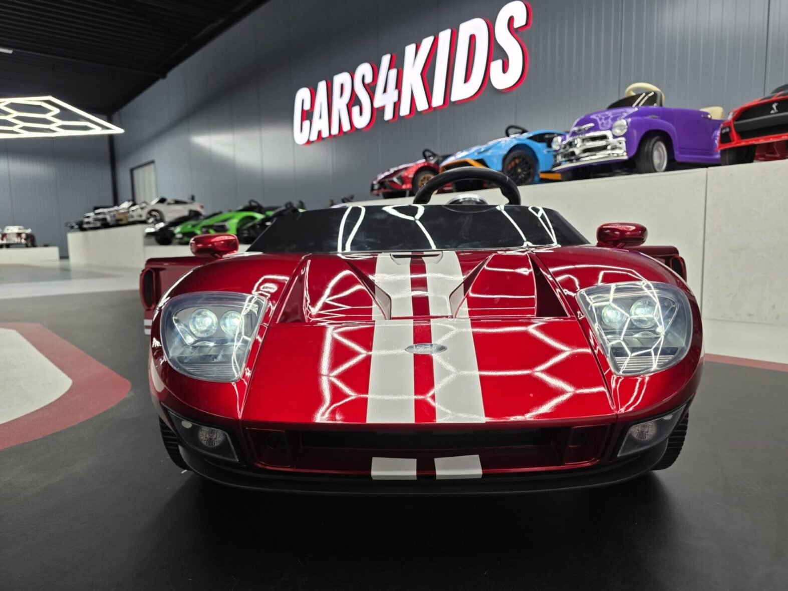 Ford GT 2-seater 24-volt children’s car – Gallery Image