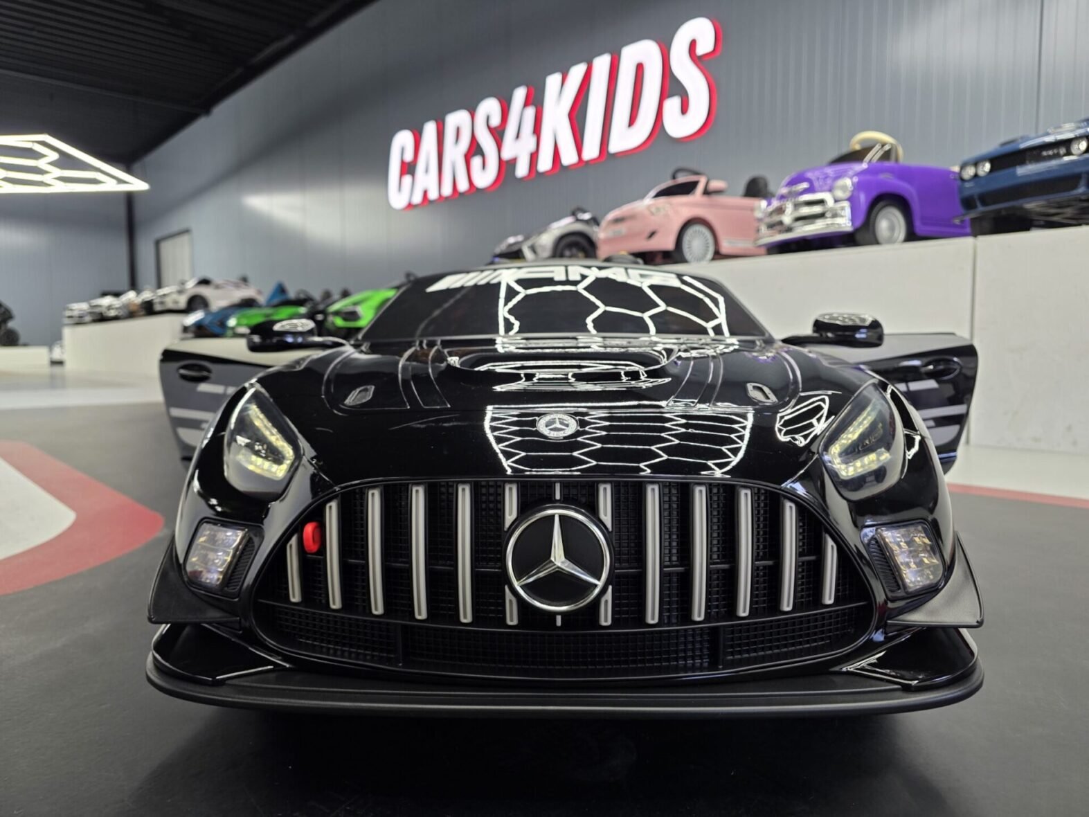 Mercedes GT3 AMG 12V ride-on car – side profile view