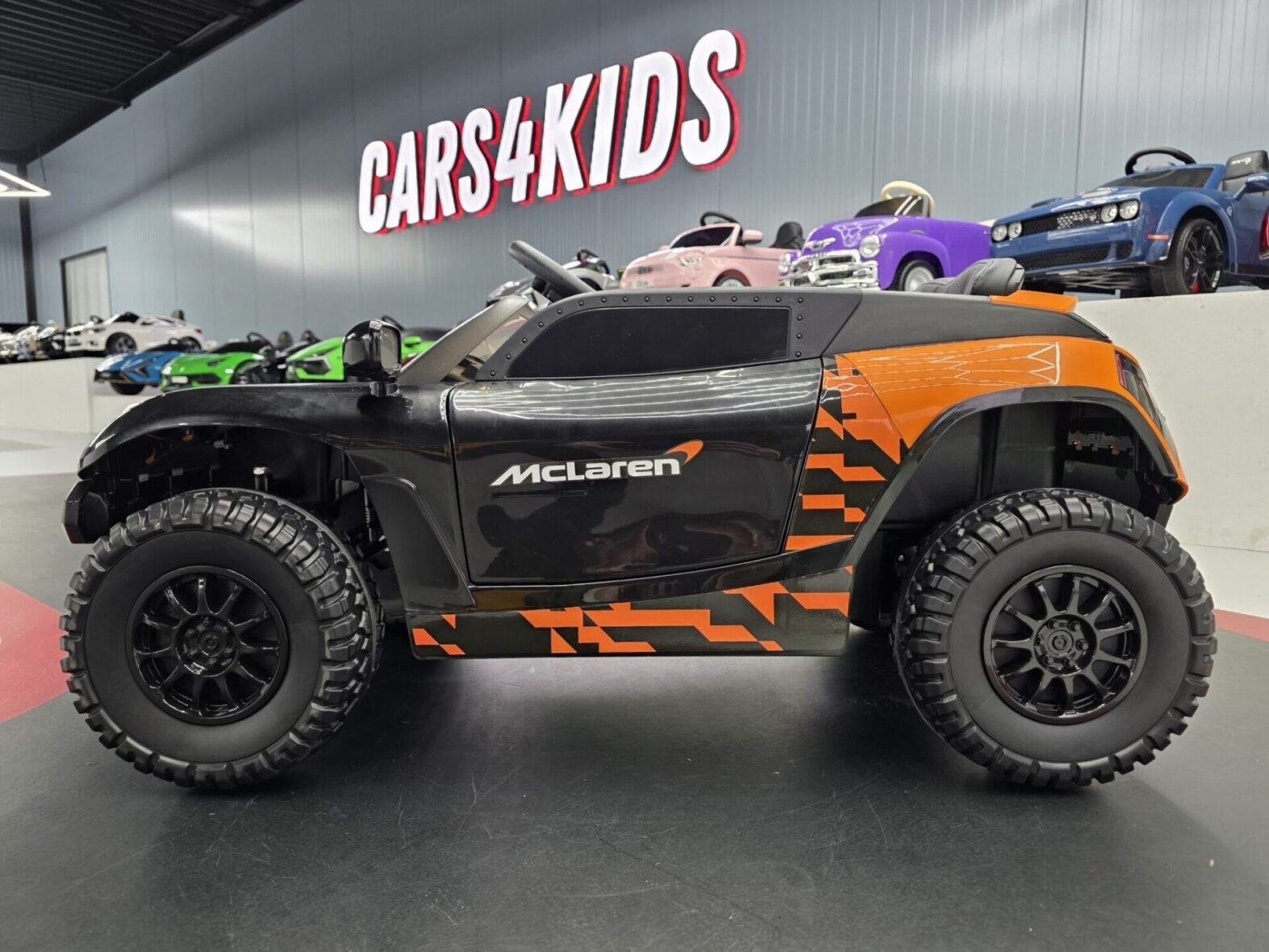 McLaren Rally kids car leather seat and safety belt detail