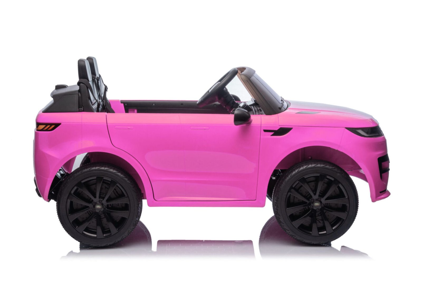 Two-seater Range Rover Sport kids electric car dashboard and interior